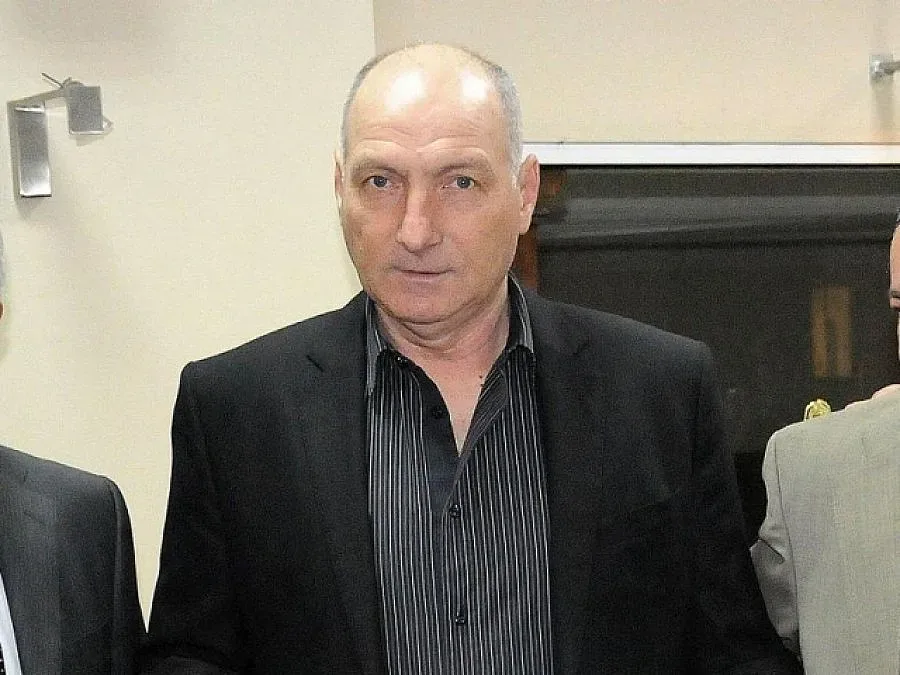 Бразилия се крепи на Неймар и Оскар