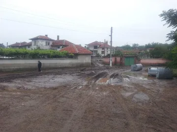 Порой удави родното село на Чудомир