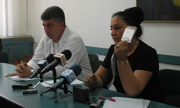Продължава престрелката болница-община в Стара Загора