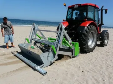 Кметство си купи машина за чистене на плажа