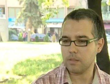 Момче търси своя брат близнак