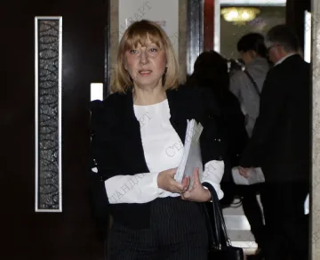 Ученици и родители съветват Клисарова на форум на "Стандарт"