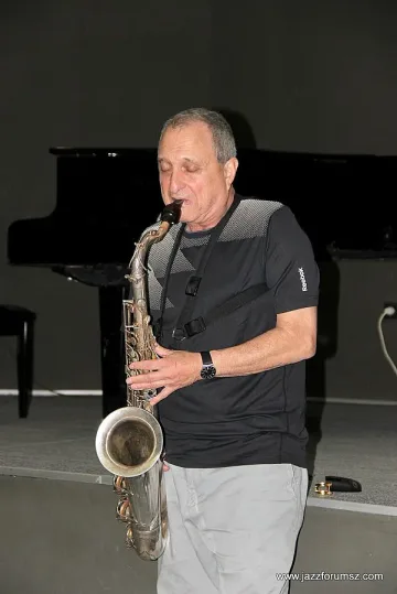 Джордж Гарзон: Имате гениални музиканти