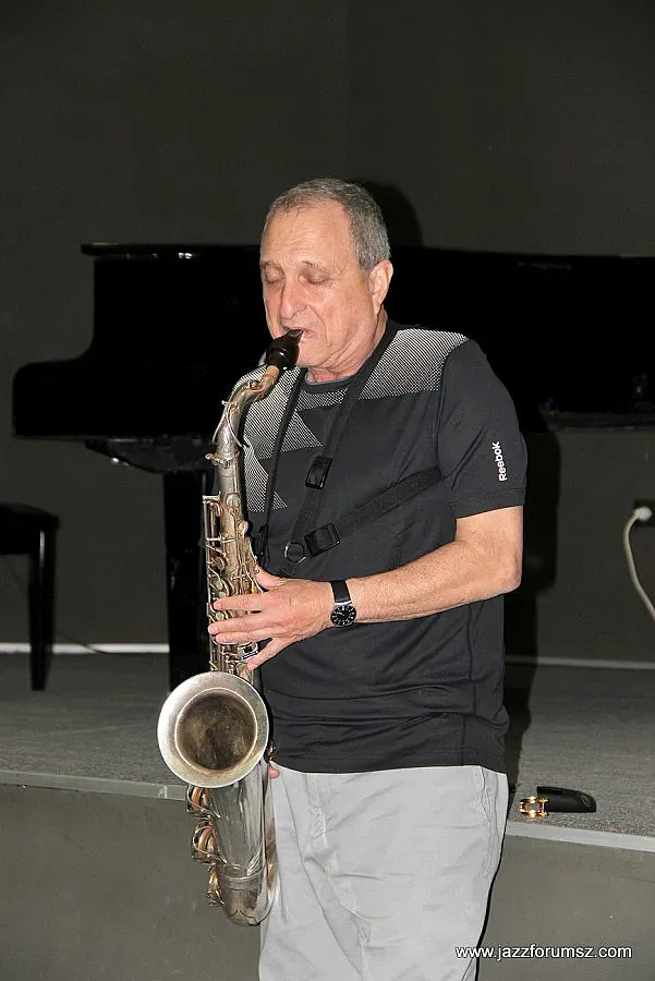 Джордж Гарзон: Имате гениални музиканти