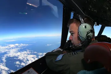 Подновиха издирването на малайзийския боинг