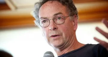 Правнук на Рокфелер загина в самолетна катастрофа