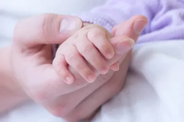 Новородените набъбнаха с 1100