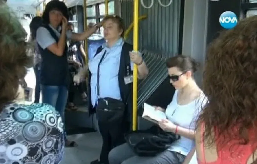 „Четящият човек” се вози безплатно в градския транспорт на Бургас