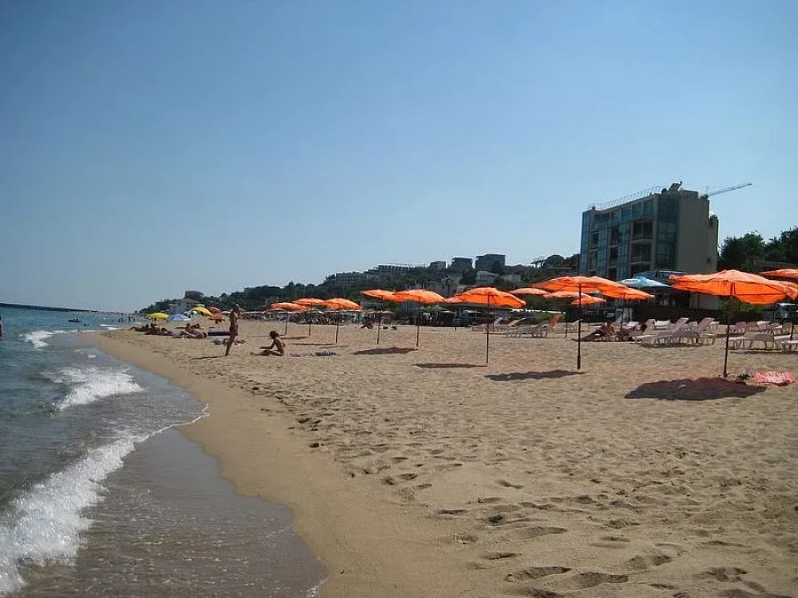 Проверяват кой  загради Кабакум