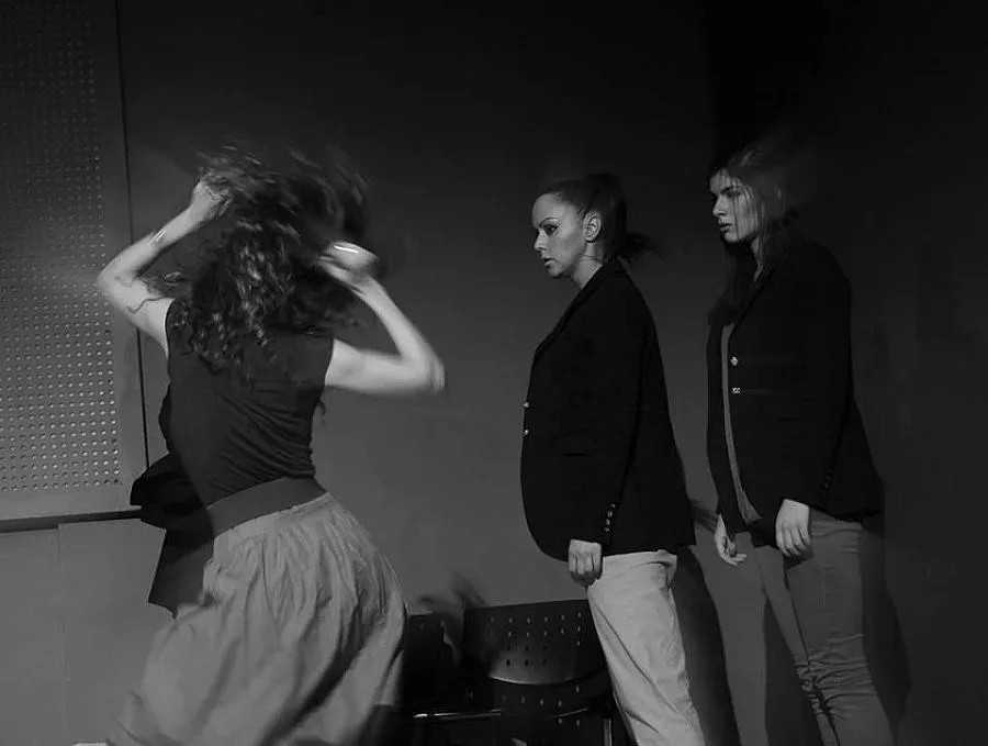 Включи се!2: Танцът като начин за разговор