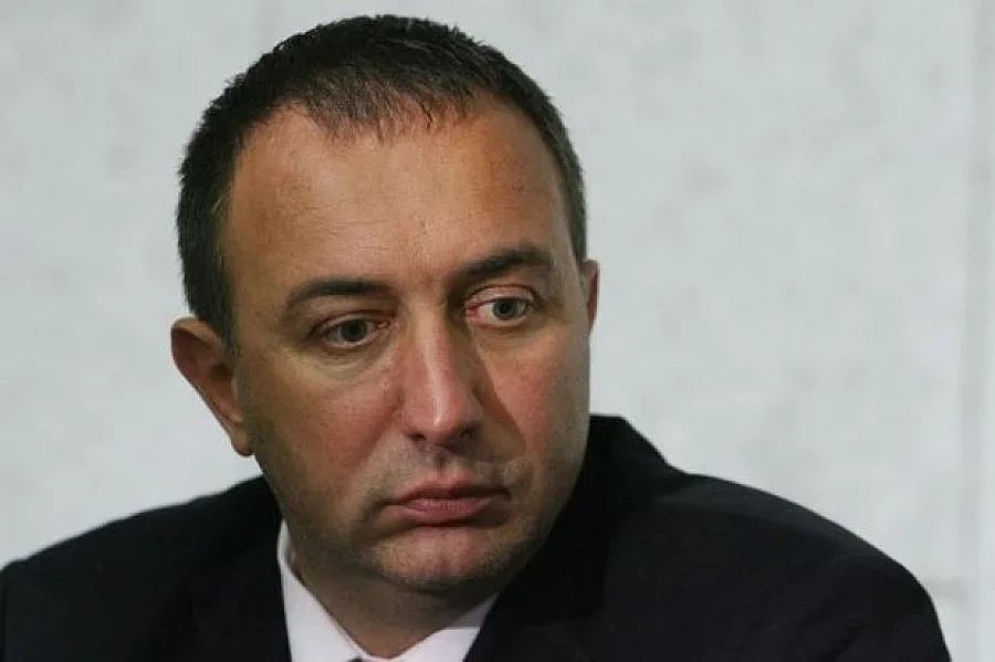 ОБЗОР: Роман Василев се раздели с Темида