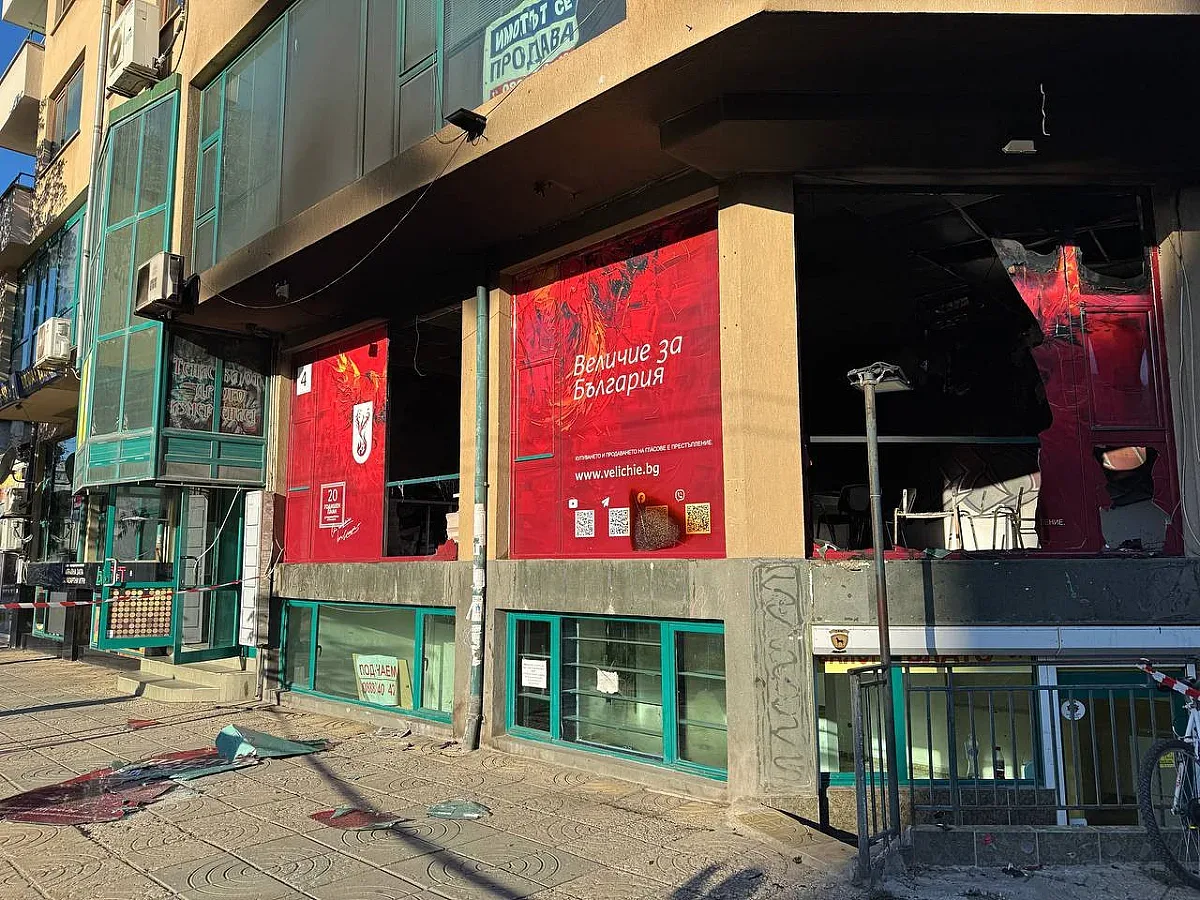 Пожар изпепели офис на "Величие" във Варна