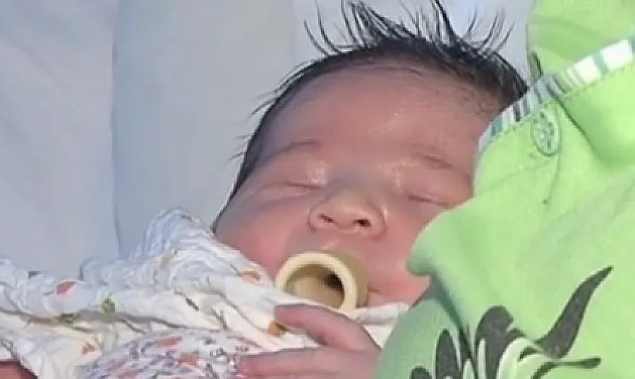 Бебе над 5 кг. се роди в Търговище