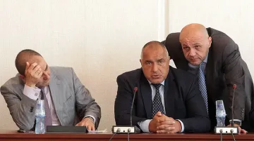 Дончев не прогнозира еднопартиен кабинет