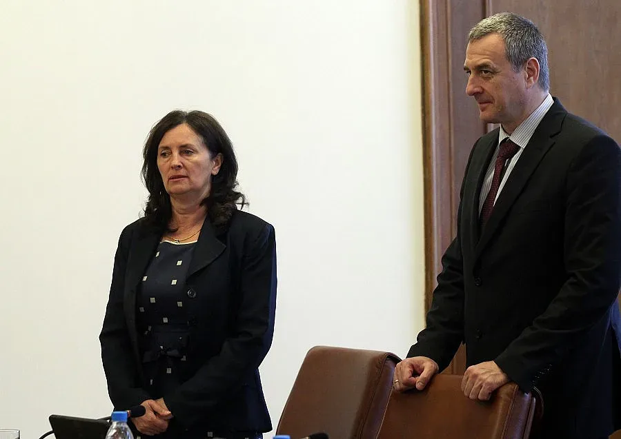 На "Дондуков" 1 за оставка не се говори