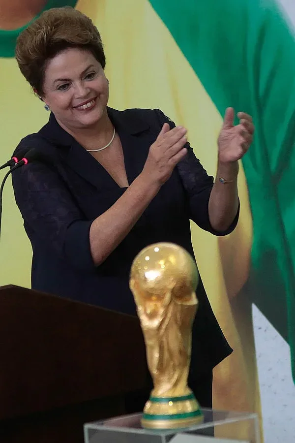Дилма Русеф оправда разходите за Мондиала, обеща мерки за корупцията