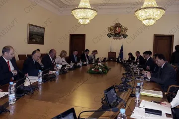 Разкриват 20 нови служби по търговско-икономически въпроси