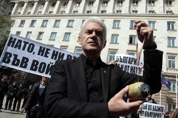 Волен се появи, иска избори на 20 юли