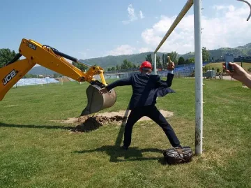 Започна ремонт на стадион за 5,5 милиона лева