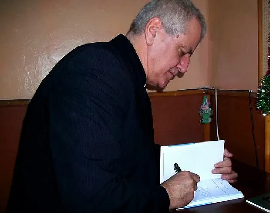 Поет оглави съюза на писателите