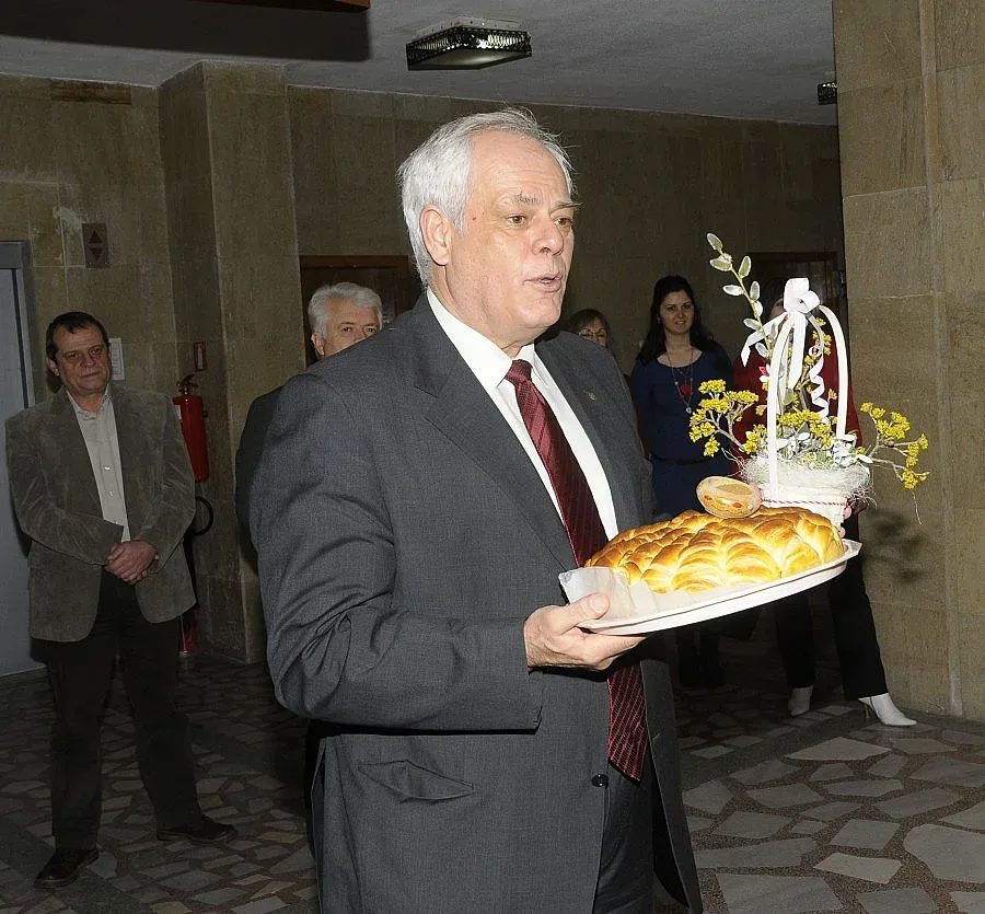 Областен сравни задължителния вот с осигуровките