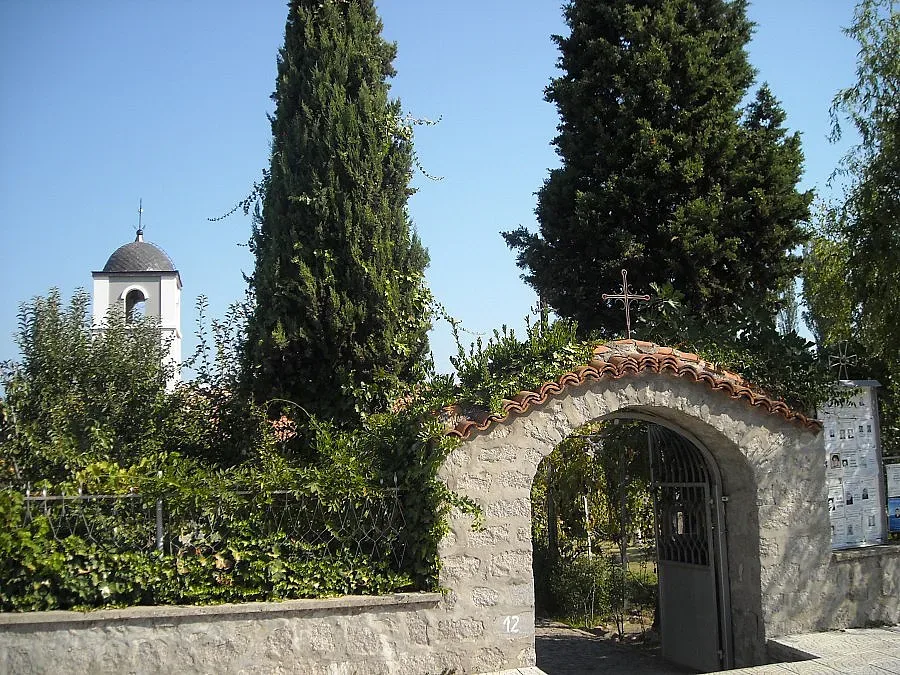 Откраднаха мощи на светци от църква в Черноморец