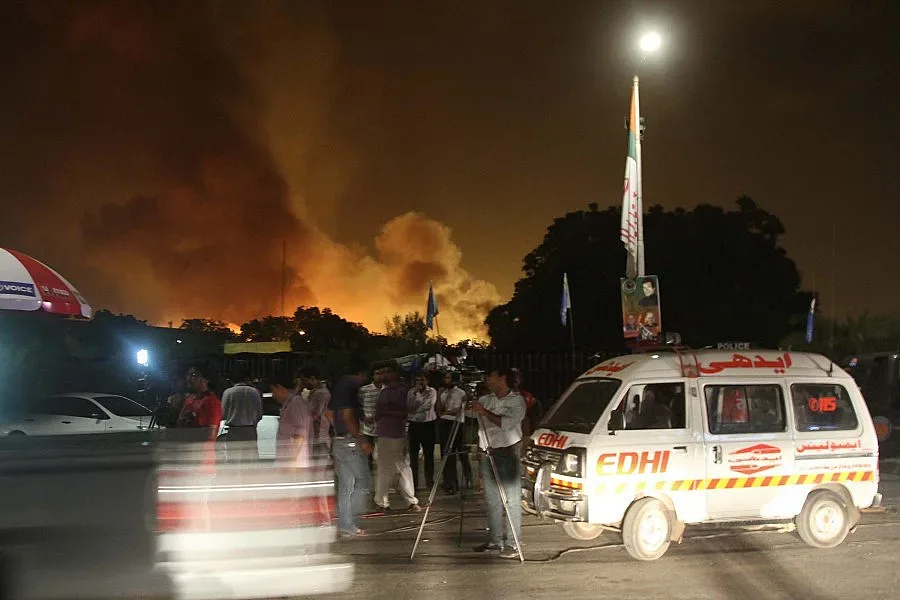 Атентат на летището в Карачи взе 14 жертви, армията възстанови контрола