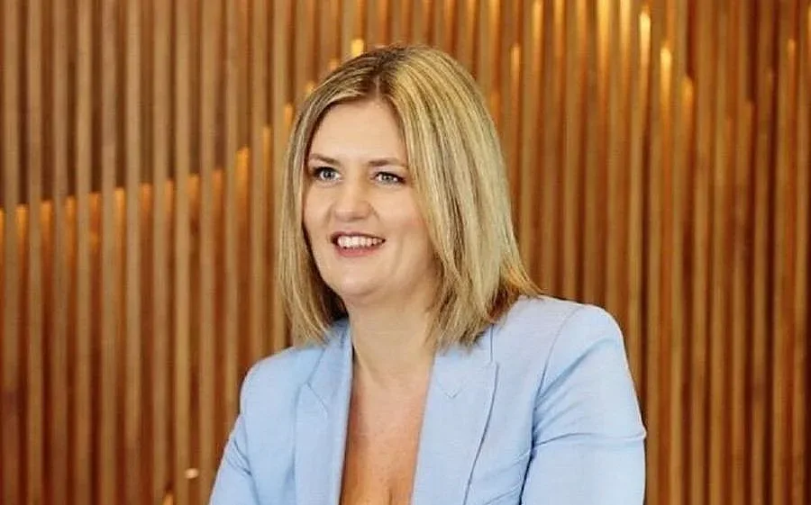 Напрежение! Скандална македонска министърка атакува Илияна Йотова