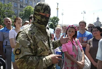 Огън по Славянск с гаубици и ракети