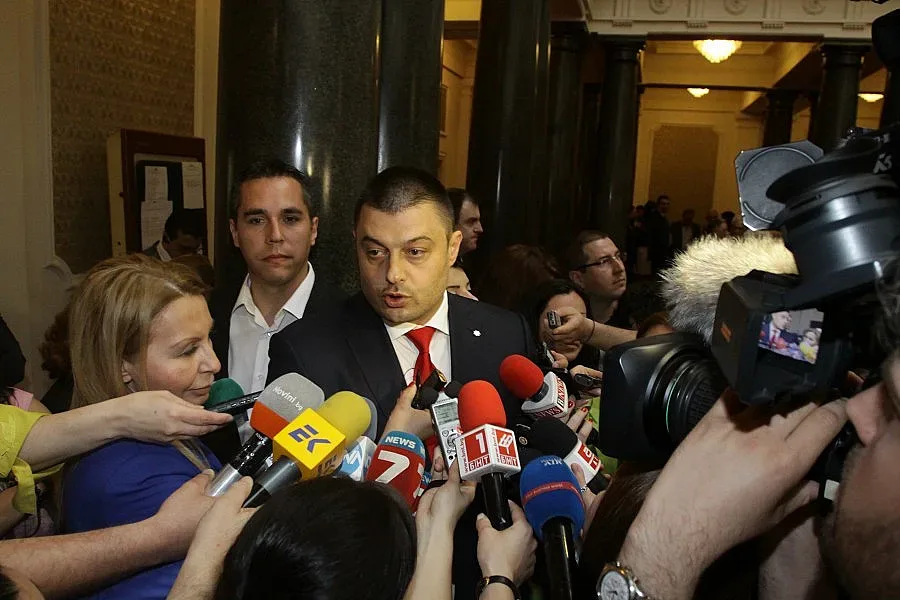 Бареков пише промени за задължителния вот