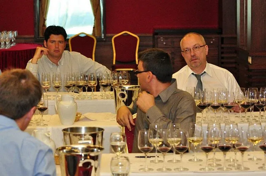 Германия дава 2000 евро за сервитьори с немски