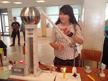 Международен конкурс по физика събра талантливи деца в столицата