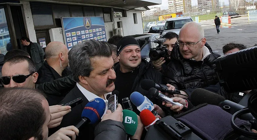 "Газпром" може да влезе в "Левски" до два месеца