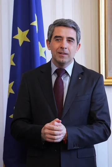 Реч пред БНБ скара Миков и Плевнелиев