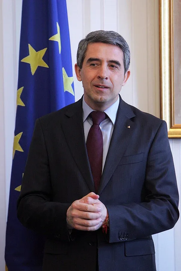 Реч пред БНБ скара Миков и Плевнелиев