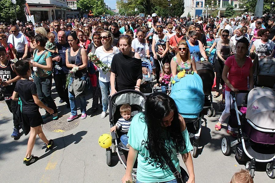 Хиляди на мълчалив поход срещу убийствата на пътя