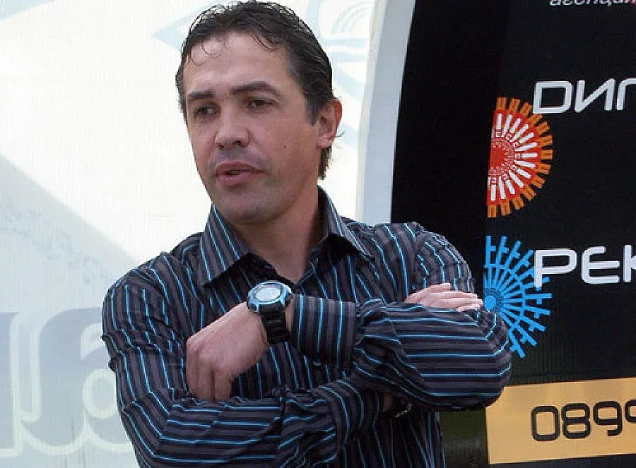 Антон Велков застава начело на Марек