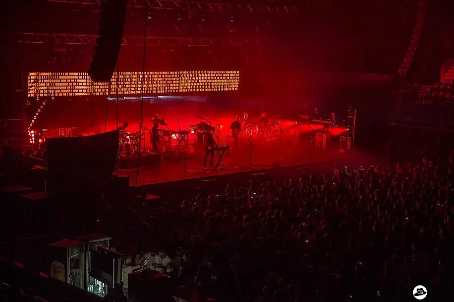 Масив Атак побъркаха 3000