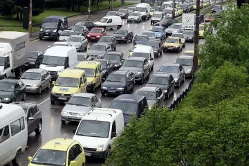 Реорганизират движението около зала „България"