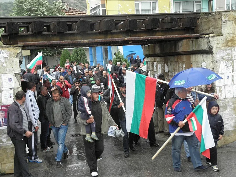 Животновъди блокират E79, искат си пасищата