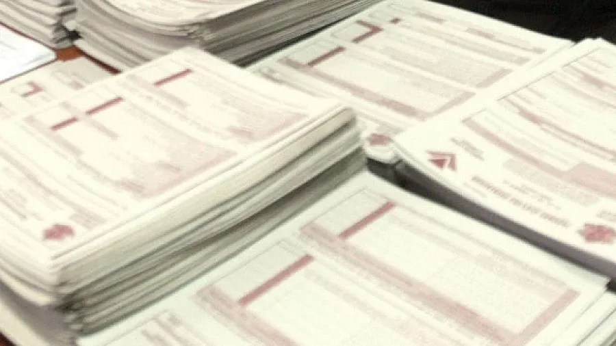 Данъчни спират заплатите на 580 пловдивчани