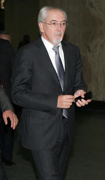 Изненадата на ДПС: Горчиво кафе за Станишев