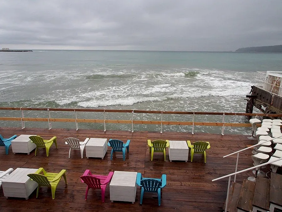 Вадят тялото на удавеното момиче във Варна