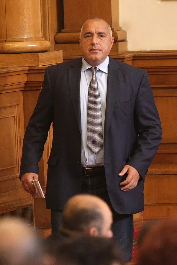 ГЕРБ настоя за незабавни избори