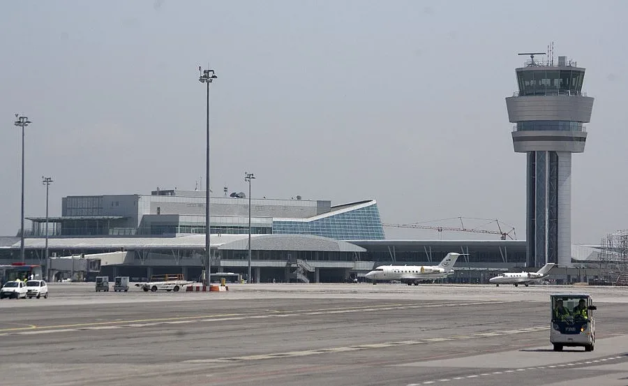 Израелски самолет се приземи принудително в София