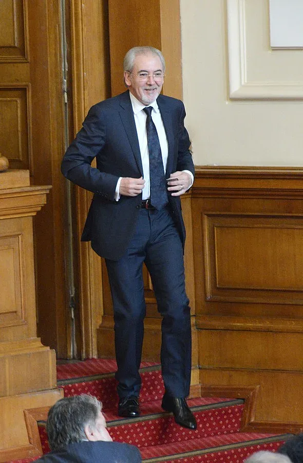 Местан обеща изненади днес