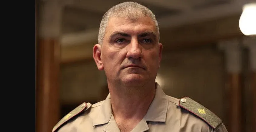 Шефът на Военна полиция с охрана. МВР проговори