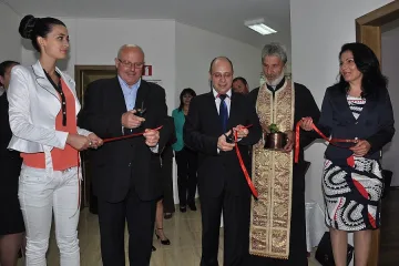 До 2025-та година домовете за сираци у нас изчезват