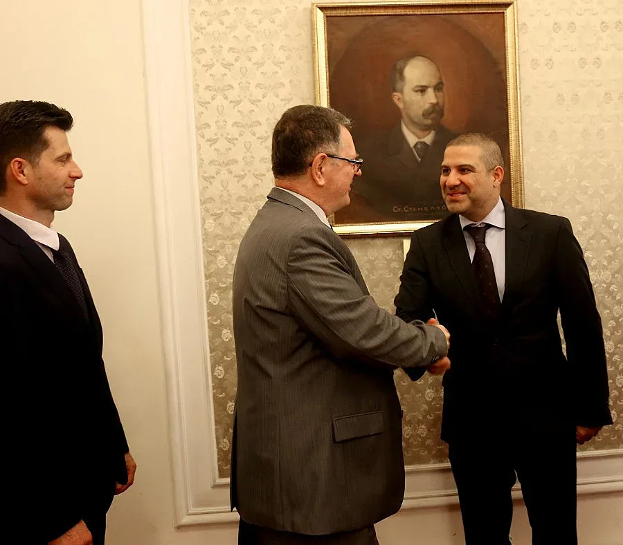 Серия от срещи в парламента