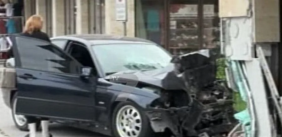 Пиян шофьор се блъсна в сграда в Слънчев бряг